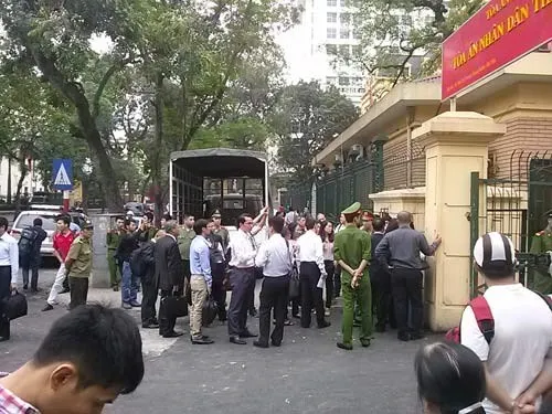 Toàn cảnh phiên xử bầu Kiên qua ảnh ảnh 18